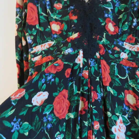 BY ANTHROPOLOGIE Lacy V-Neck Mini Dress Floral Dark Romantic Lace Size US 4 NWT - Picture 11 of 16